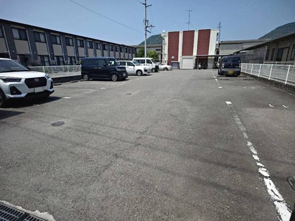 駐車場　駐車場