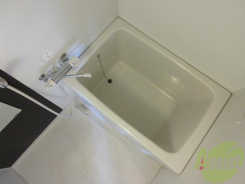 バス・シャワールーム　お湯に浸かって一日の疲れを癒してください。