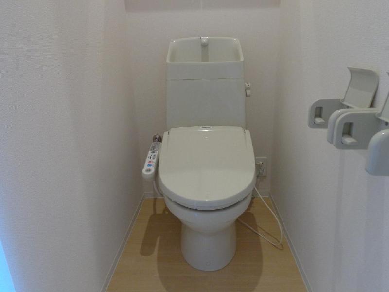 トイレ　温水洗浄便座