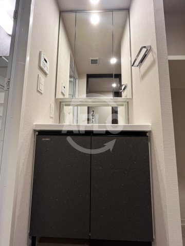 洗面設備　コンフォリア・リヴ博労町一丁目Q　トイレ