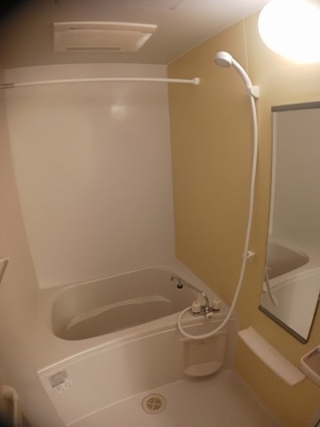 バス・シャワールーム　ゆったり過ごせるお風呂です
