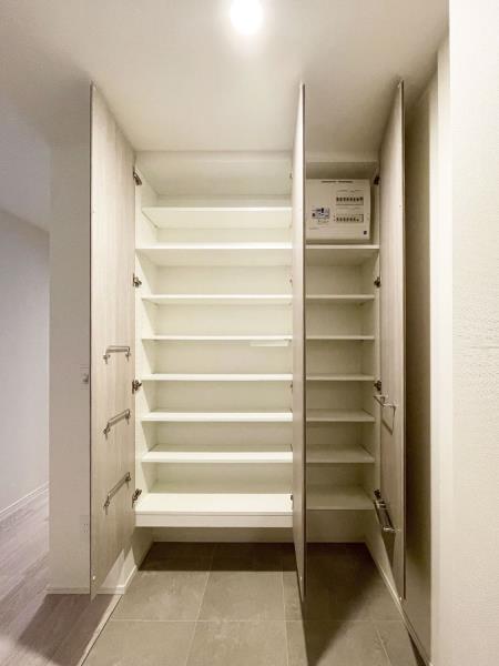 玄関　シンプルで使いやすい玄関です