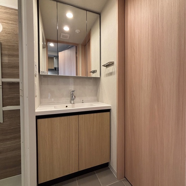 洗面設備　※写真は同タイプ住戸です。