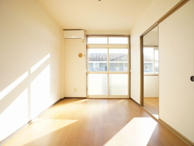 居室・リビング　快適に過ごせるエアコンが付いています♪