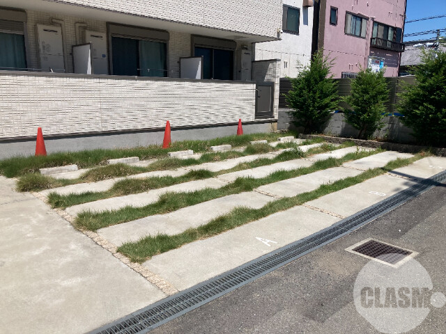 駐車場　敷地内駐車場