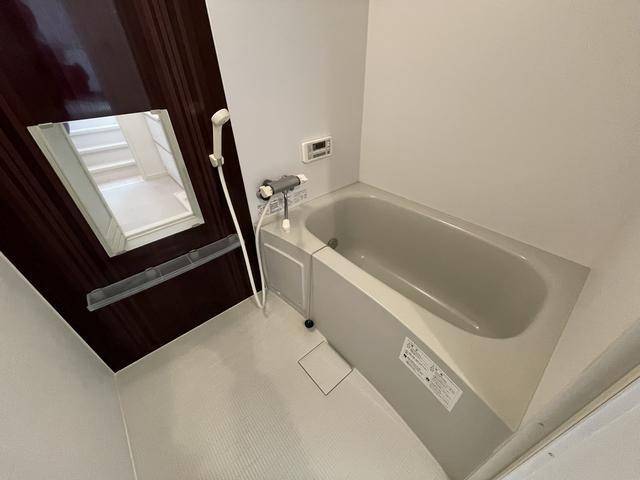 バス・シャワールーム　清潔感のあるバスです。