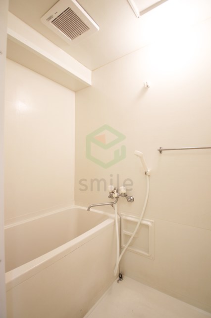 バス・シャワールーム　別部屋の写真です