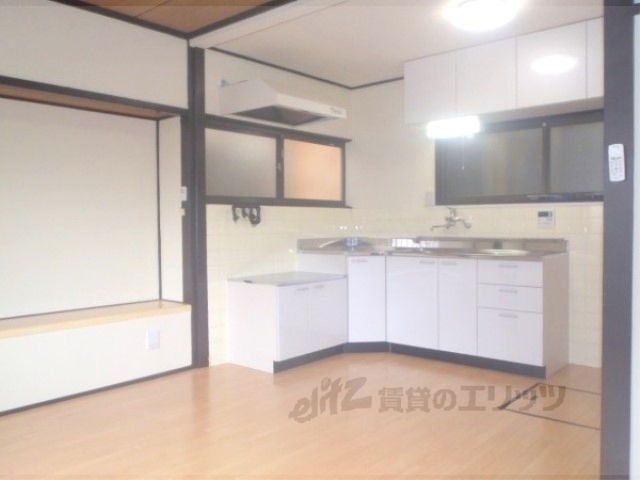 居室・リビング　広いダイニングでゆったり空間です