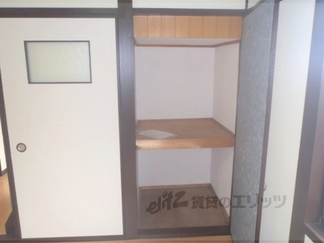 収納　たっぷり入る収納付きです