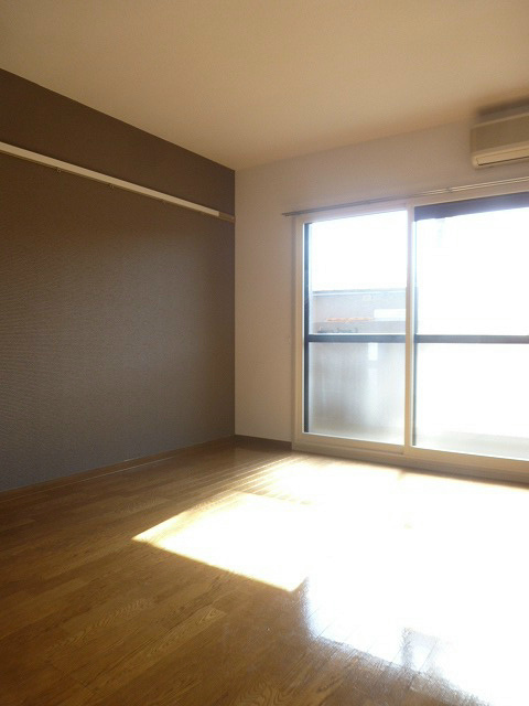 居室・リビング　参考（写真は103号室）