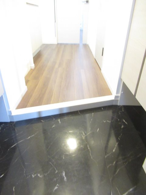 玄関　※参考写真