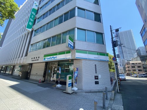 コンビニ　ファミリーマート 本町駅西店（コンビニ）まで217m