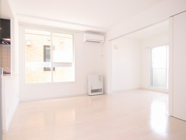 居室・リビング　ペット可築浅物件♪ネット無料♪エアコン付きです♪