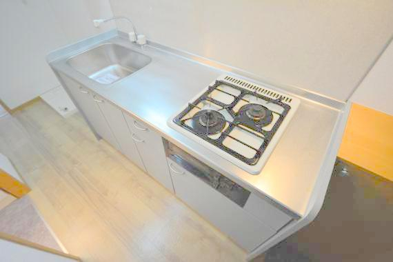 キッチン　オシャレなシステムキッチン。お料理好きには嬉しいですね。