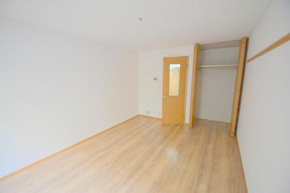 その他部屋・スペース　落ち着いた雰囲気のこのお部屋でゆっくりお休みください。