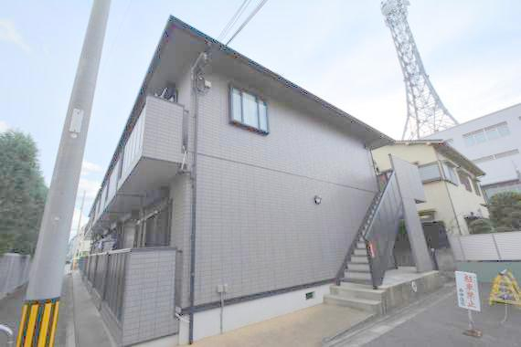 建物外観　閑静な住宅地にある、落ちついた色合いのキレイな建物です。