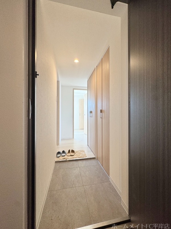 玄関　３０７号室の写真です。