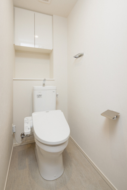 トイレ　※写真は同タイプ住戸です。