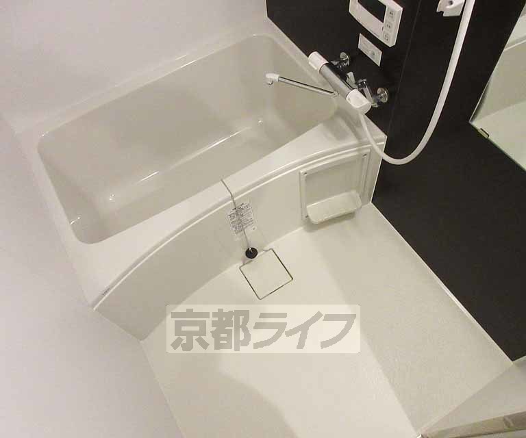 バス・シャワールーム　ゆったりバスルームです！