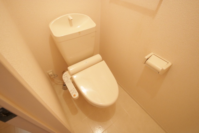 トイレ　※別室の参考写真の為、現況優先です。