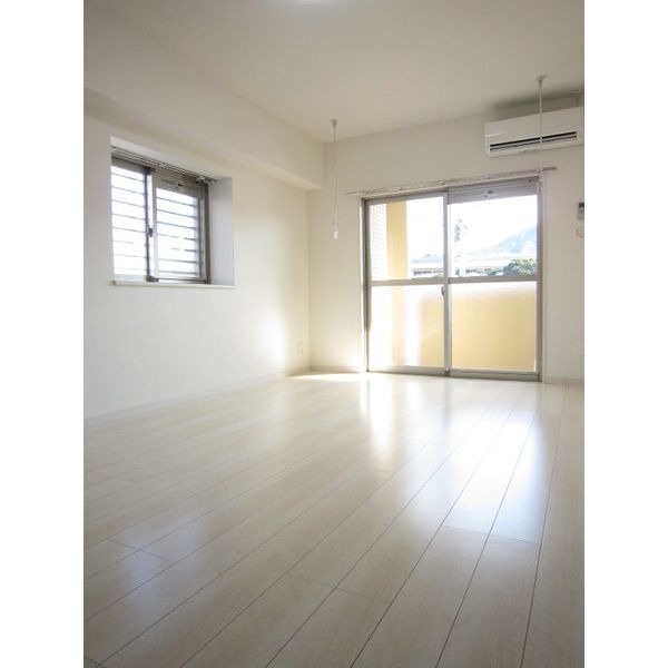 居室・リビング　同型イメージ