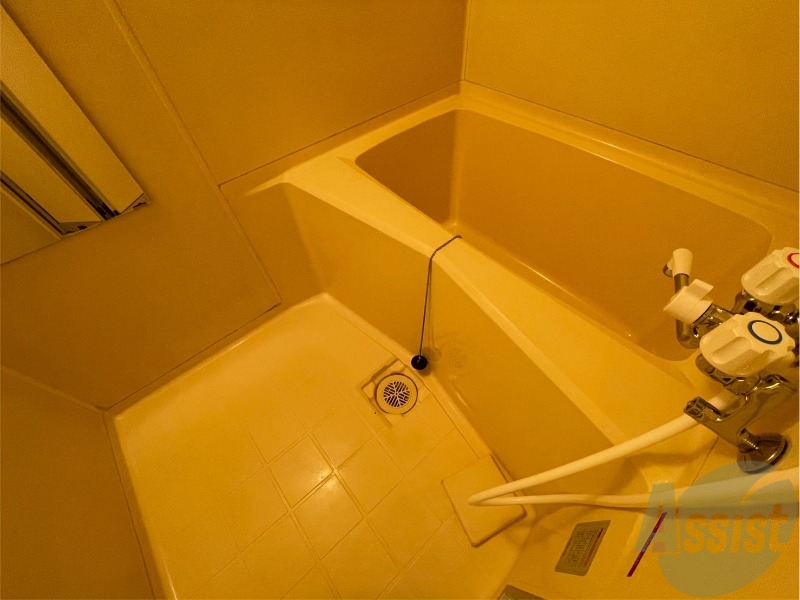 バス・シャワールーム　お風呂になります。一日の疲れを癒してくださいね。