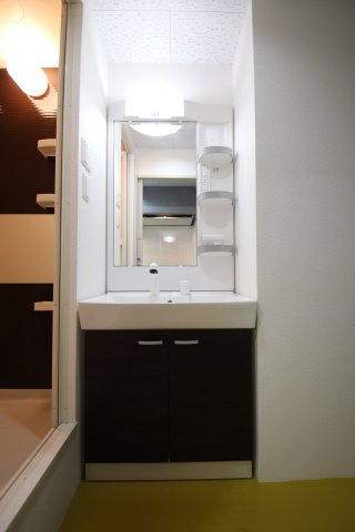 洗面設備　使いやすい洗面所です