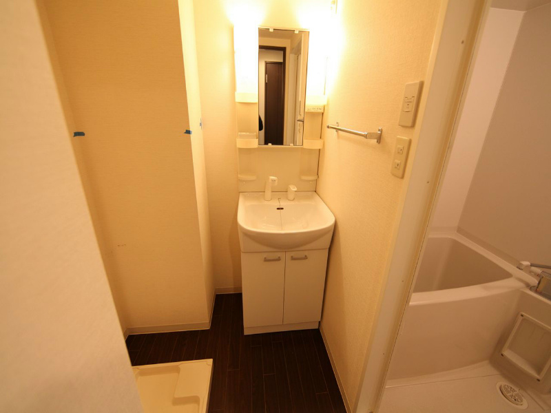 洗面設備　脱衣所　独立洗面台（シャンプードレッサー）洗濯機用意できます