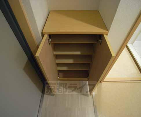 玄関　シューズボックス。