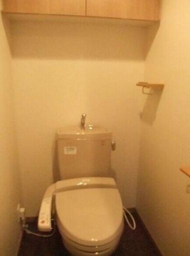 トイレ　※同仕様写真