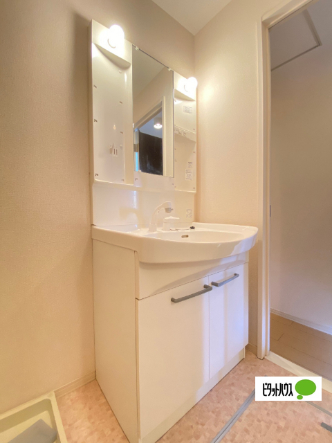 洗面設備　同一タイプ