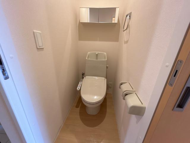 トイレ　トイレ