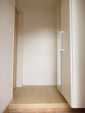 玄関　収納もある玄関です