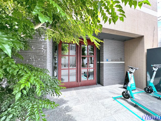 エントランス　ゆとりのあるエントランスです