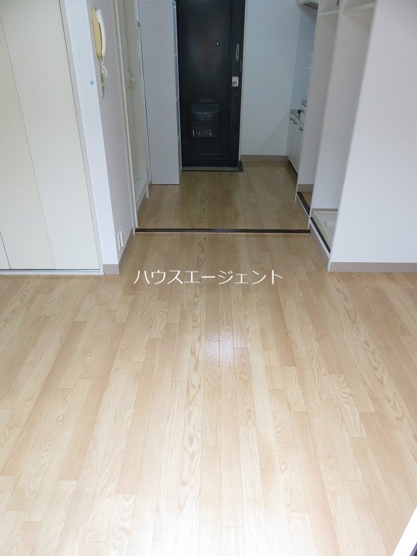 居室・リビング　東向きの洋室です。