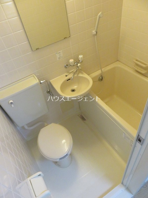 バス・シャワールーム　嬉しいバストイレ別です