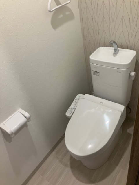 トイレ　同間取り、別号室の写真です。