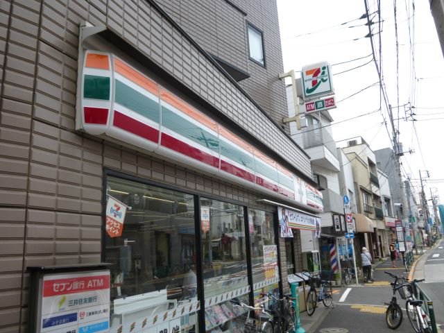 コンビニ　セブンイレブン（コンビニ）まで300m