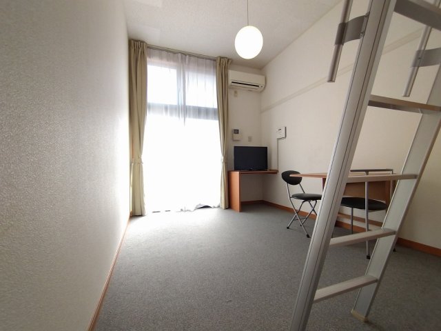 居室・リビング　1階はフローリング仕様です。