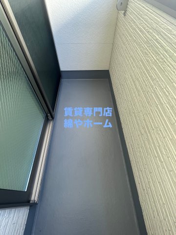 バルコニー　暖かな日差しのふりそそぐバルコニー