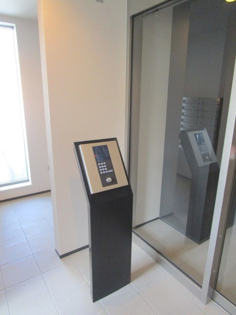 エントランス　★TVモニター付オートロック★防犯カメラ★宅配BOX★
