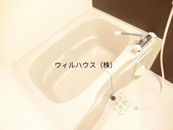 バス・シャワールーム　浴室乾燥機付きバス！