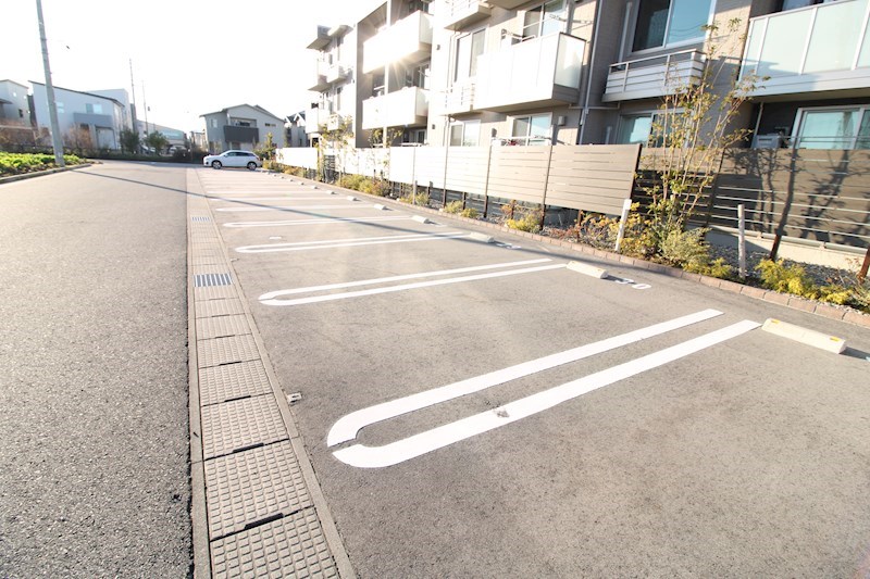 駐車場　敷地内駐車場