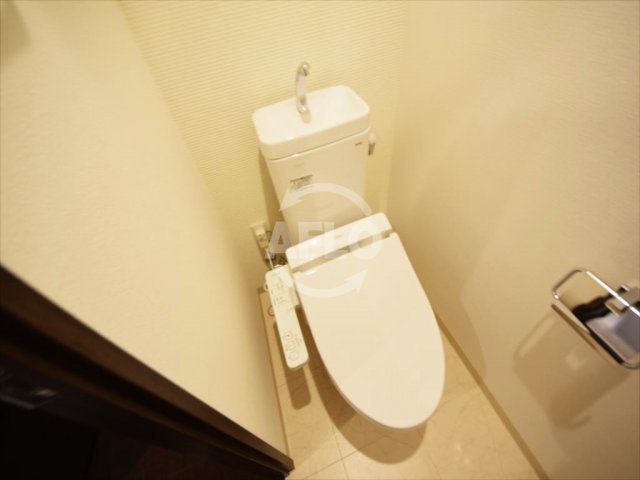 トイレ　エスパシオ・コモド大阪新町　シャワートイレ