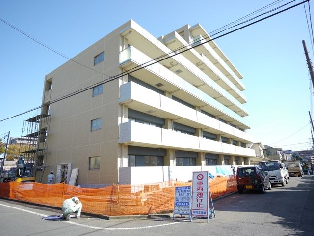 建物外観　★築浅・都市ガス対応のマンションです！★