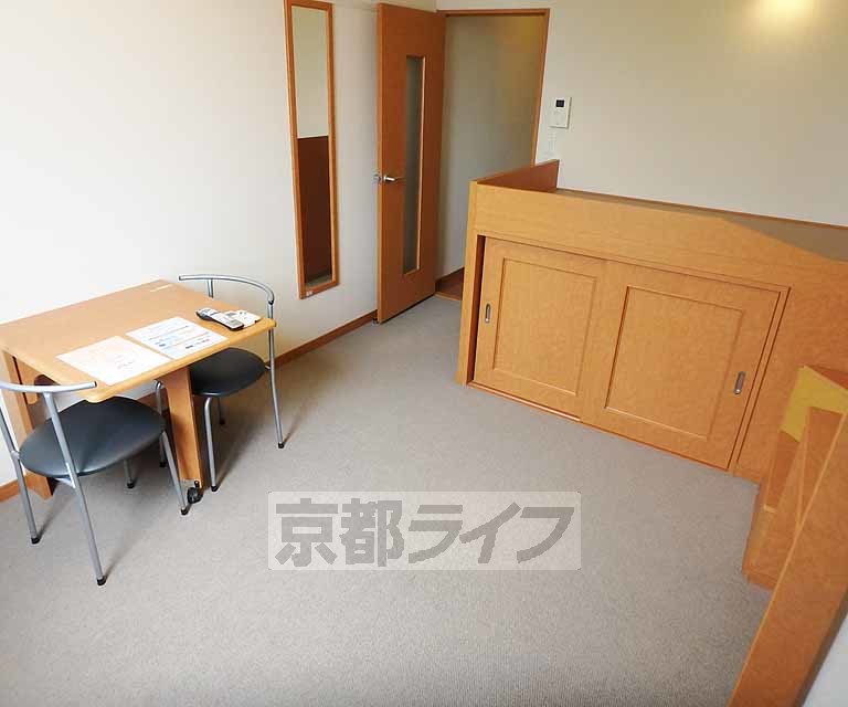 居室・リビング　家具家電付きのお部屋です