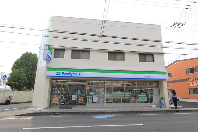 コンビニ　ファミリーマート　松山末広町店（コンビニ）まで200m