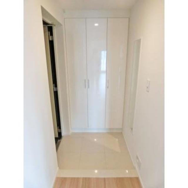 玄関　※写真は同タイプ住戸です。