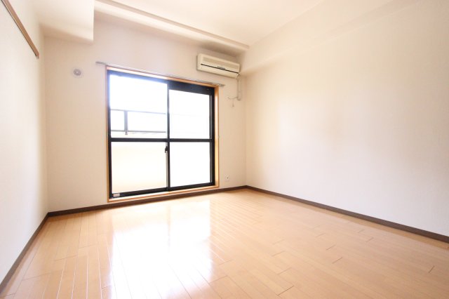 居室・リビング　現状優先です。