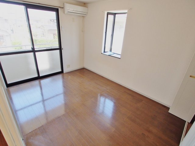 居室・リビング　写真は角部屋の写真です